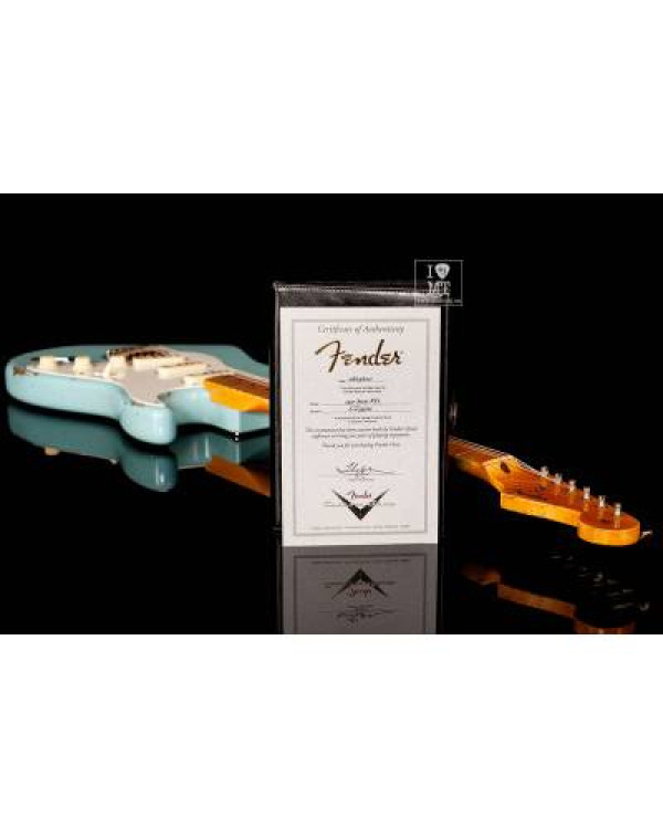 FENDER CUSTOM SHOP 1957 STRATOCASTER RELIC FADED AGED DAPHNE BLUE Електрогітара FENDER CUSTOM SHOP 1957 STRATOCASTER RELIC FADED AGED DAPHNE BLUE Електрогітара