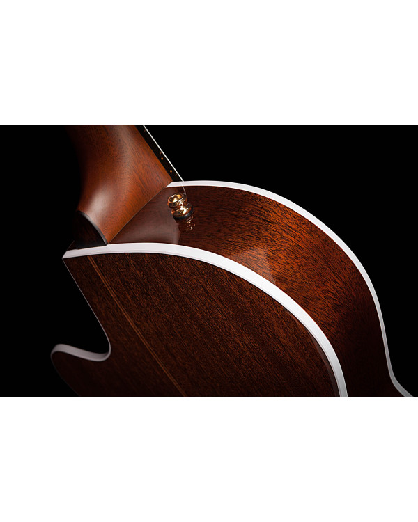 LA PATRIE 042630 - Arena Pro CW Bourbon Burst Crescent II with Bag (Made in Canada) - Класична гітара з вирізом і зв'язком