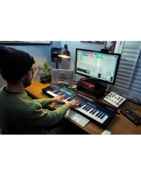 NOVATION 61SL MKIII MIDI клавіатура-foto14