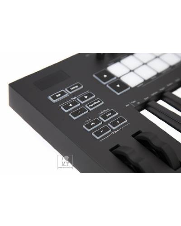 NOVATION LaunchKey 25 MK3 MIDI клавіатура