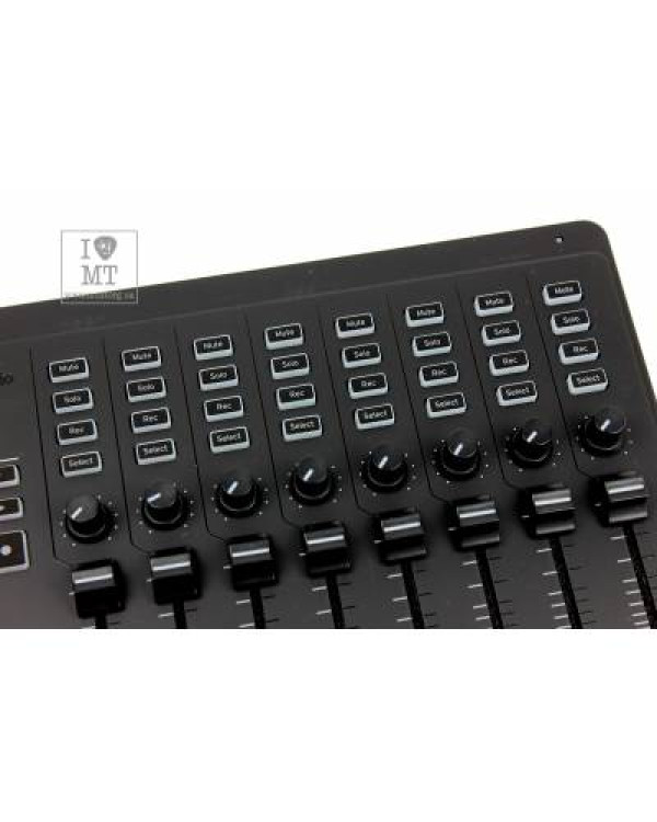 KORG nanoKONTROL Studio MIDI контролер