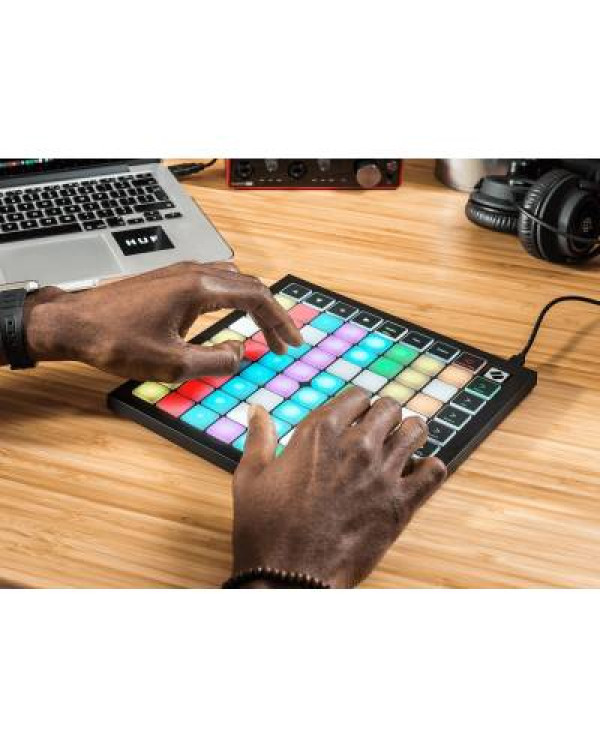 NOVATION Launchpad X MIDI контролер