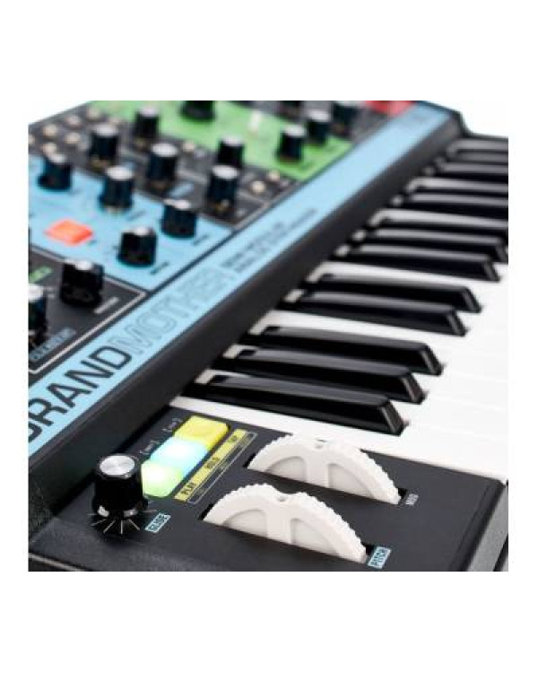MOOG GRANDMOTHER Синтезатор аналоговий