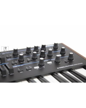 NOVATION Summit Синтезатор аналоговий-foto14