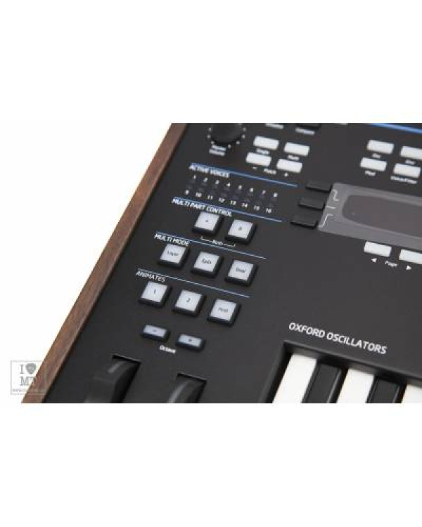 NOVATION Summit Синтезатор аналоговий