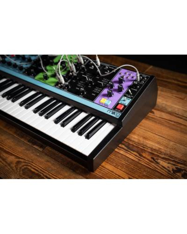 MOOG MATRIARCH Синтезатор аналогового моделювання