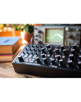 MOOG SUBHARMONICON Синтезатор аналоговий-foto11