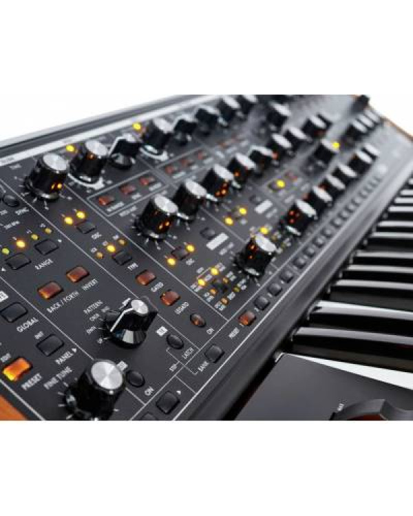 MOOG SUBSEQUENT 37 Синтезатор аналоговий